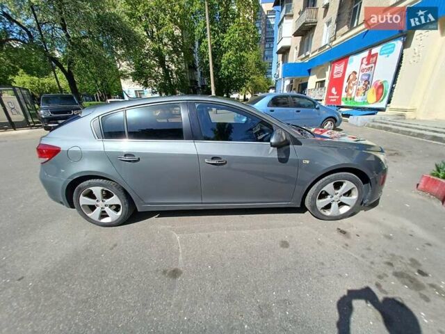 Серый Шевроле Круз, объемом двигателя 1.8 л и пробегом 192 тыс. км за 8000 $, фото 4 на Automoto.ua