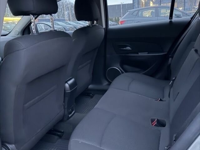 Сірий Шевроле Круз, об'ємом двигуна 1.8 л та пробігом 125 тис. км за 3000 $, фото 11 на Automoto.ua