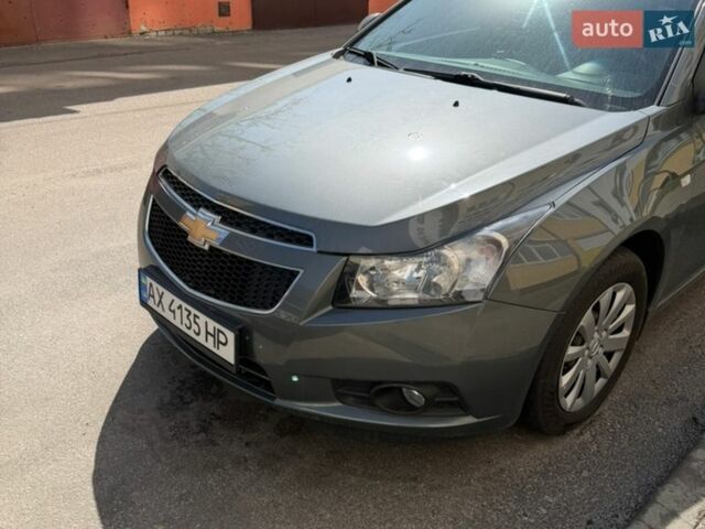 Серый Шевроле Круз, объемом двигателя 1.8 л и пробегом 150 тыс. км за 7500 $, фото 14 на Automoto.ua