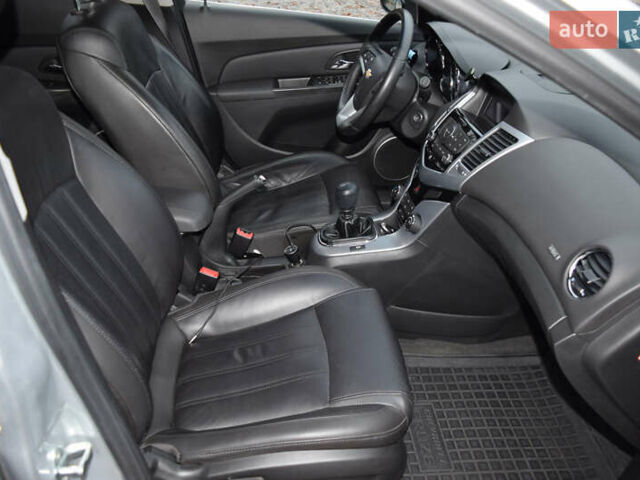 Серый Шевроле Круз, объемом двигателя 1.8 л и пробегом 38 тыс. км за 9500 $, фото 10 на Automoto.ua