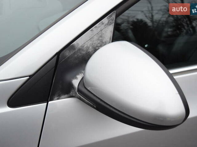 Серый Шевроле Круз, объемом двигателя 1.8 л и пробегом 38 тыс. км за 9500 $, фото 26 на Automoto.ua