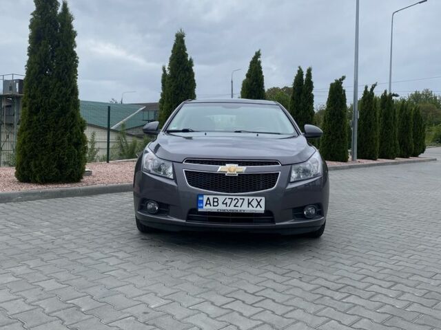 Серый Шевроле Круз, объемом двигателя 1.8 л и пробегом 184 тыс. км за 7900 $, фото 2 на Automoto.ua