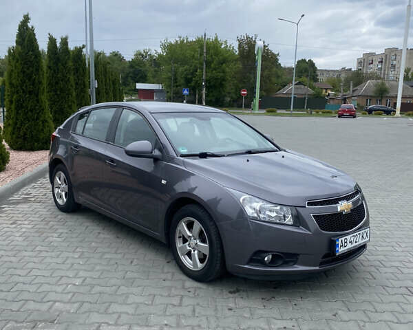 Серый Шевроле Круз, объемом двигателя 1.8 л и пробегом 177 тыс. км за 7900 $, фото 5 на Automoto.ua