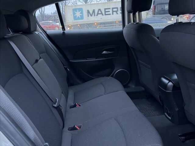 Сірий Шевроле Круз, об'ємом двигуна 1.8 л та пробігом 125 тис. км за 3000 $, фото 13 на Automoto.ua