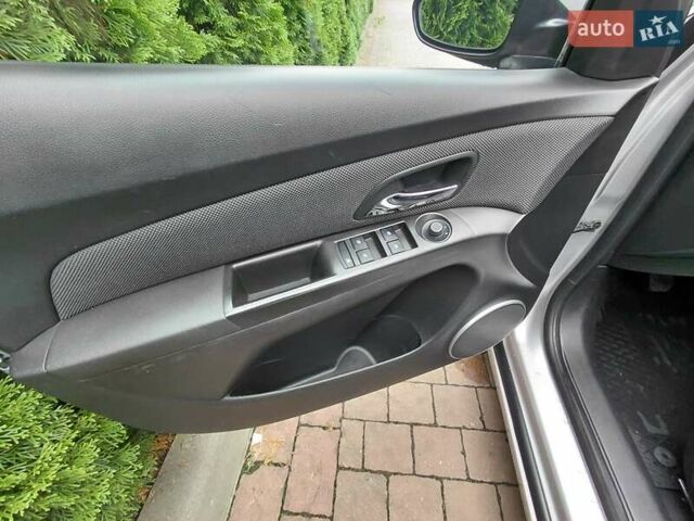 Серый Шевроле Круз, объемом двигателя 1.69 л и пробегом 187 тыс. км за 6600 $, фото 10 на Automoto.ua