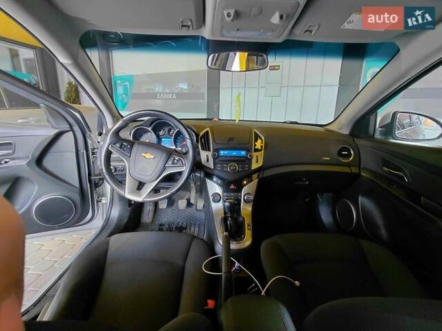 Серый Шевроле Круз, объемом двигателя 1.69 л и пробегом 182 тыс. км за 7100 $, фото 13 на Automoto.ua
