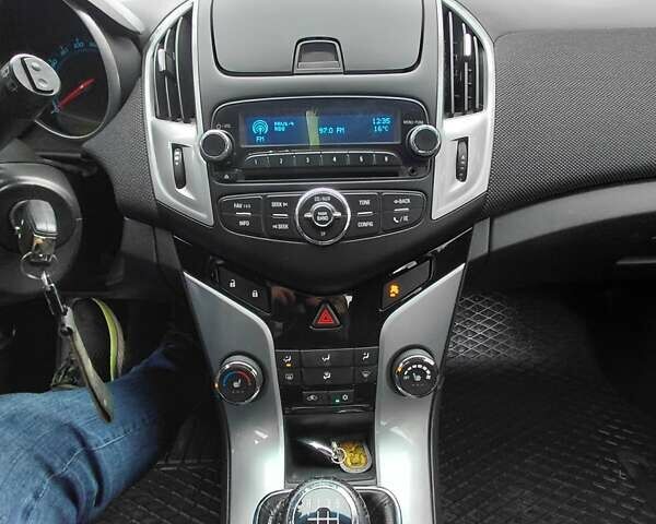 Серый Шевроле Круз, объемом двигателя 1.69 л и пробегом 187 тыс. км за 6600 $, фото 17 на Automoto.ua