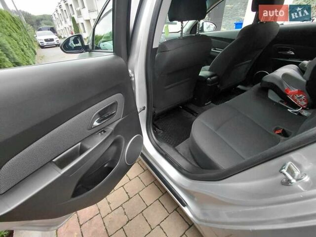 Серый Шевроле Круз, объемом двигателя 1.69 л и пробегом 187 тыс. км за 6600 $, фото 7 на Automoto.ua