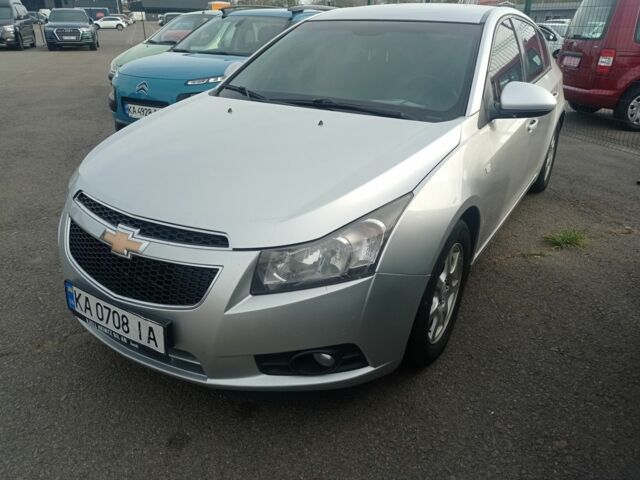 Серый Шевроле Круз, объемом двигателя 1.7 л и пробегом 294 тыс. км за 5400 $, фото 6 на Automoto.ua