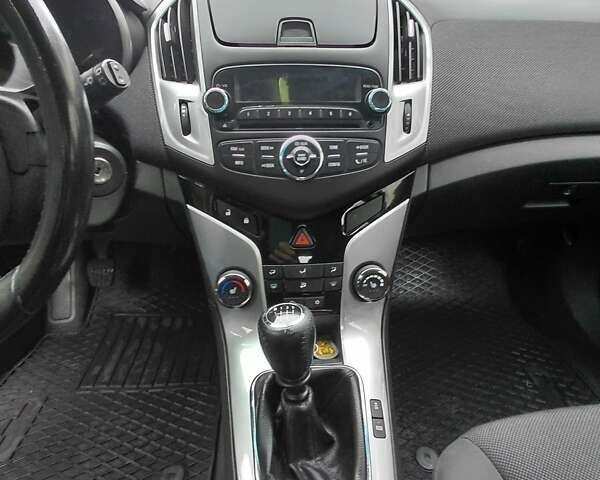 Серый Шевроле Круз, объемом двигателя 1.69 л и пробегом 187 тыс. км за 6600 $, фото 14 на Automoto.ua