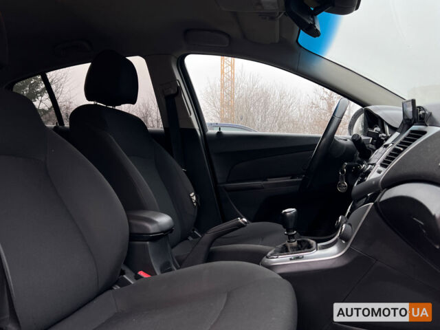 Серый Шевроле Круз, объемом двигателя 1.7 л и пробегом 240 тыс. км за 6999 $, фото 8 на Automoto.ua
