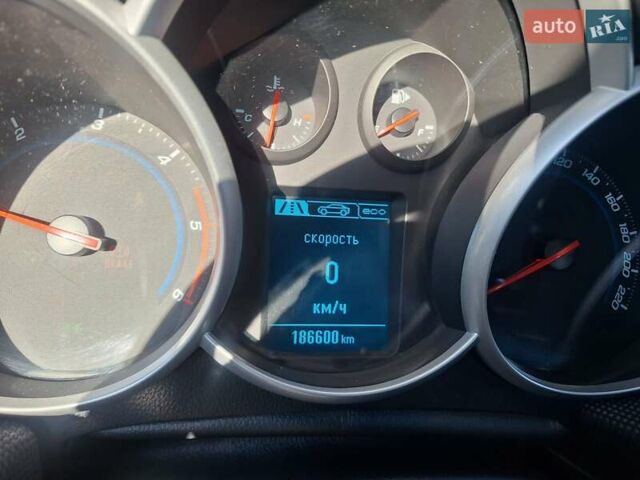 Серый Шевроле Круз, объемом двигателя 1.69 л и пробегом 187 тыс. км за 6600 $, фото 19 на Automoto.ua