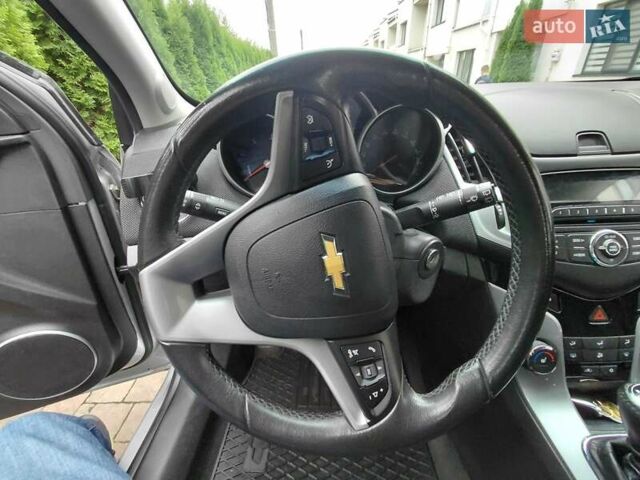 Серый Шевроле Круз, объемом двигателя 1.69 л и пробегом 187 тыс. км за 6600 $, фото 12 на Automoto.ua