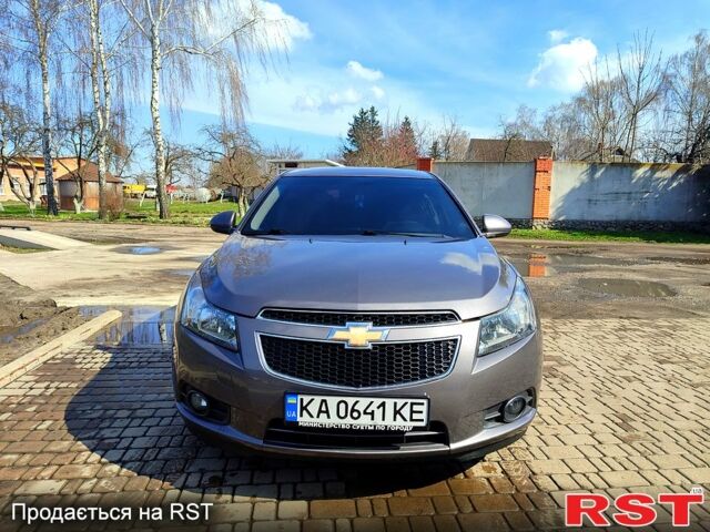 Серый Шевроле Круз, объемом двигателя 1.7 л и пробегом 217 тыс. км за 6500 $, фото 5 на Automoto.ua