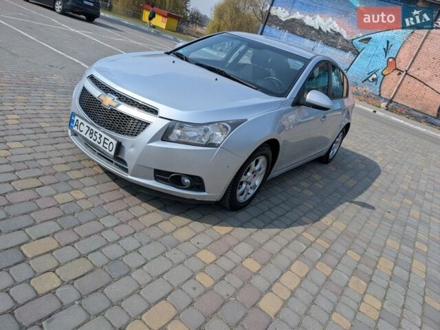 Серый Шевроле Круз, объемом двигателя 2 л и пробегом 298 тыс. км за 5500 $, фото 3 на Automoto.ua