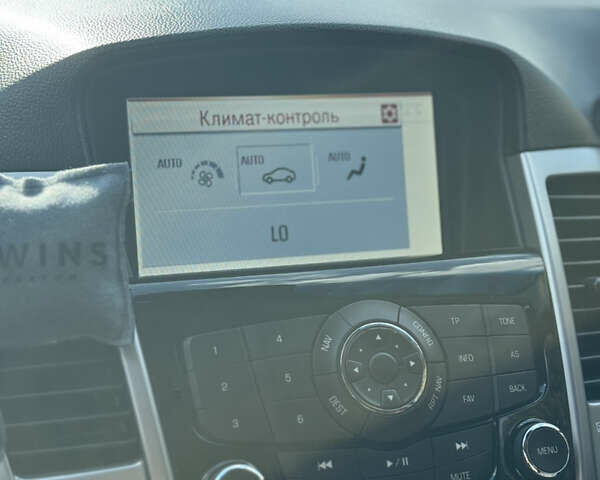 Серый Шевроле Круз, объемом двигателя 2 л и пробегом 175 тыс. км за 8300 $, фото 1 на Automoto.ua