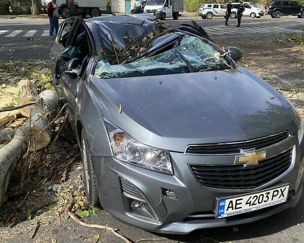 Серый Шевроле Круз, объемом двигателя 1.6 л и пробегом 84 тыс. км за 2300 $, фото 3 на Automoto.ua