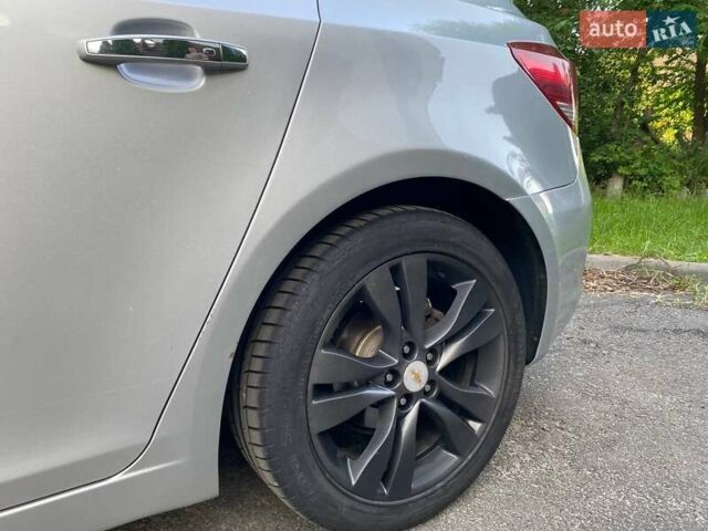 Серый Шевроле Круз, объемом двигателя 1.8 л и пробегом 162 тыс. км за 8000 $, фото 11 на Automoto.ua