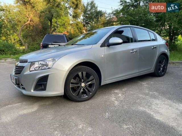 Серый Шевроле Круз, объемом двигателя 1.8 л и пробегом 162 тыс. км за 8000 $, фото 2 на Automoto.ua