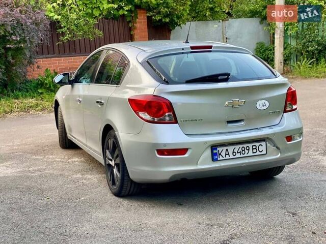 Серый Шевроле Круз, объемом двигателя 1.8 л и пробегом 162 тыс. км за 8000 $, фото 5 на Automoto.ua