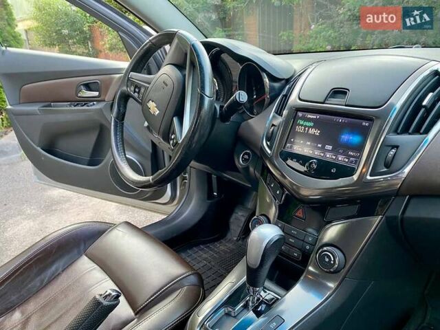 Серый Шевроле Круз, объемом двигателя 1.8 л и пробегом 162 тыс. км за 8000 $, фото 9 на Automoto.ua