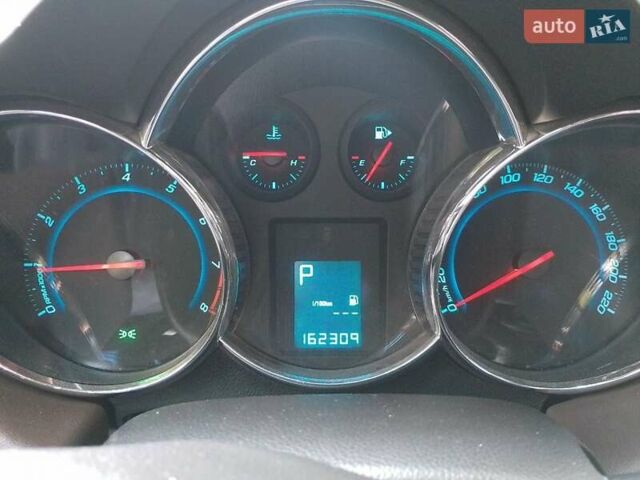 Серый Шевроле Круз, объемом двигателя 1.8 л и пробегом 162 тыс. км за 8000 $, фото 19 на Automoto.ua