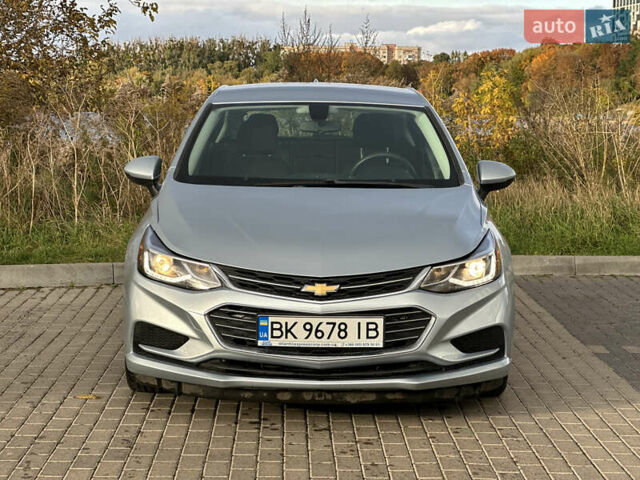 Серый Шевроле Круз, объемом двигателя 1.36 л и пробегом 176 тыс. км за 8999 $, фото 1 на Automoto.ua