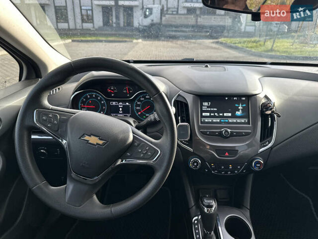Серый Шевроле Круз, объемом двигателя 1.36 л и пробегом 176 тыс. км за 8999 $, фото 17 на Automoto.ua