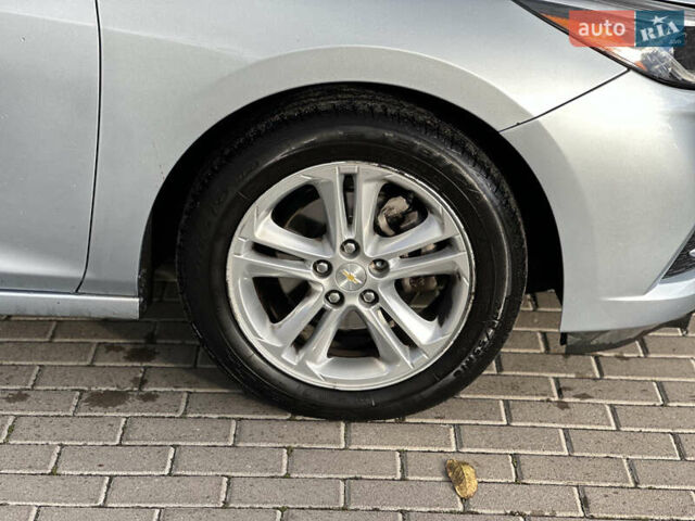 Серый Шевроле Круз, объемом двигателя 1.36 л и пробегом 176 тыс. км за 8999 $, фото 4 на Automoto.ua