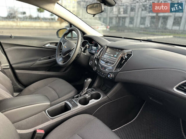 Серый Шевроле Круз, объемом двигателя 1.36 л и пробегом 176 тыс. км за 8999 $, фото 25 на Automoto.ua