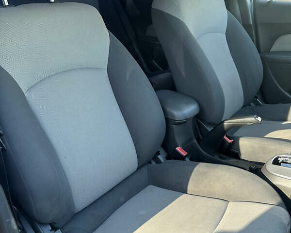 Серый Шевроле Круз, объемом двигателя 1.99 л и пробегом 196 тыс. км за 7200 $, фото 40 на Automoto.ua