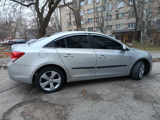 Серый Шевроле Круз, объемом двигателя 2 л и пробегом 165 тыс. км за 6850 $, фото 3 на Automoto.ua