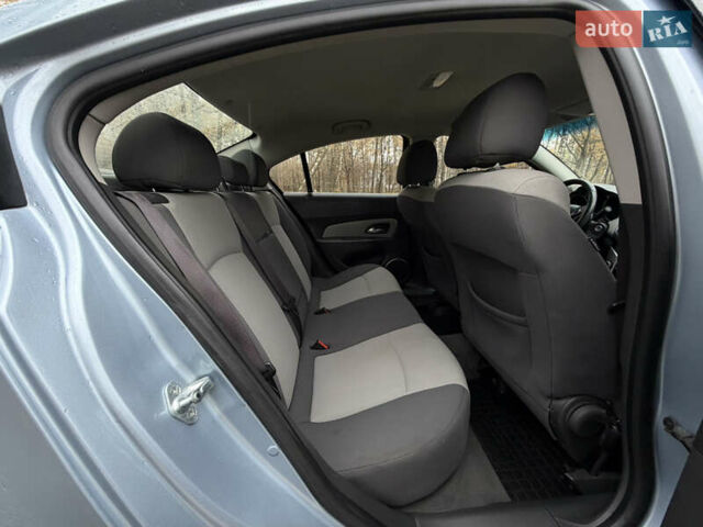 Сірий Шевроле Круз, об'ємом двигуна 1.6 л та пробігом 217 тис. км за 5700 $, фото 19 на Automoto.ua