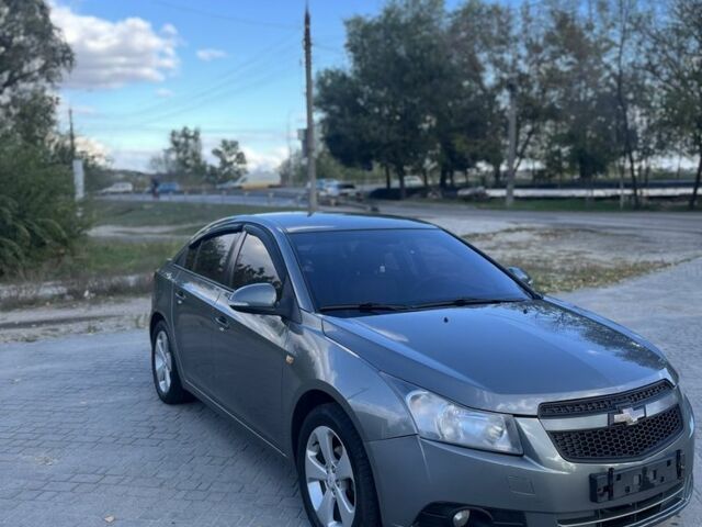 Серый Шевроле Круз, объемом двигателя 1.6 л и пробегом 210 тыс. км за 6400 $, фото 1 на Automoto.ua