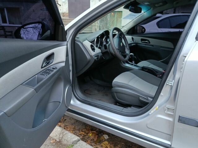 Серый Шевроле Круз, объемом двигателя 2 л и пробегом 165 тыс. км за 6850 $, фото 7 на Automoto.ua