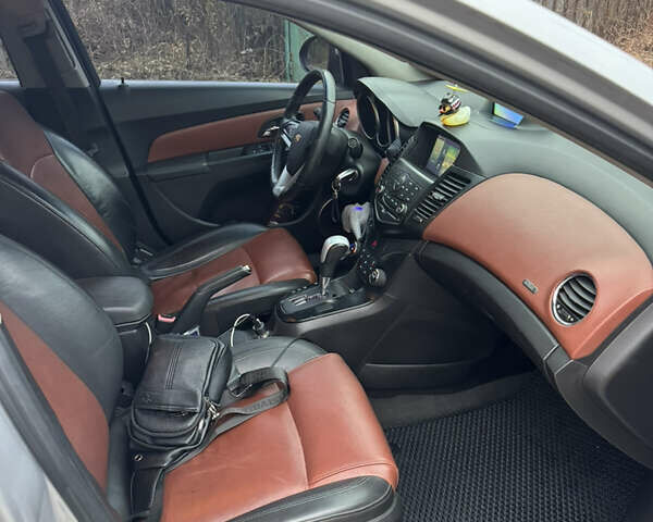 Сірий Шевроле Круз, об'ємом двигуна 1.6 л та пробігом 162 тис. км за 6500 $, фото 8 на Automoto.ua