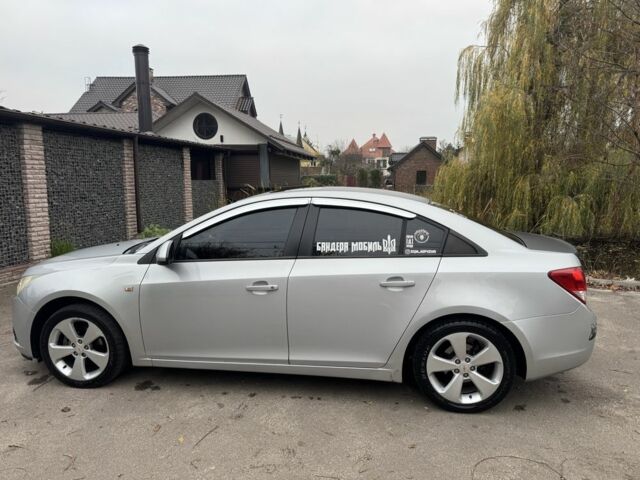 Серый Шевроле Круз, объемом двигателя 1.6 л и пробегом 162 тыс. км за 6300 $, фото 11 на Automoto.ua