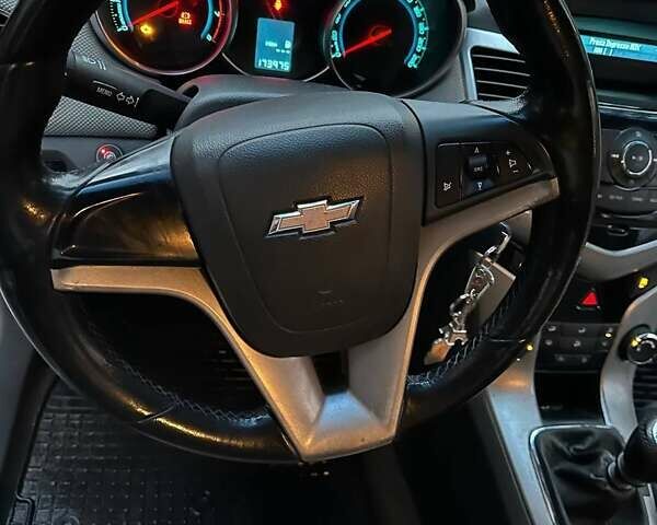 Серый Шевроле Круз, объемом двигателя 1.6 л и пробегом 174 тыс. км за 6700 $, фото 7 на Automoto.ua