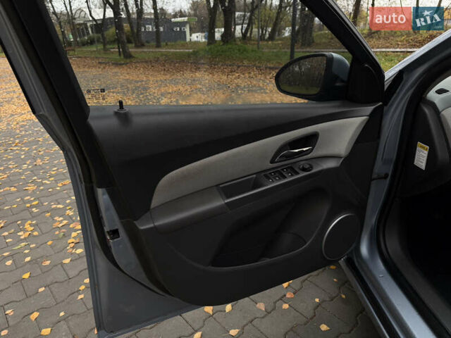 Сірий Шевроле Круз, об'ємом двигуна 1.6 л та пробігом 217 тис. км за 5700 $, фото 21 на Automoto.ua