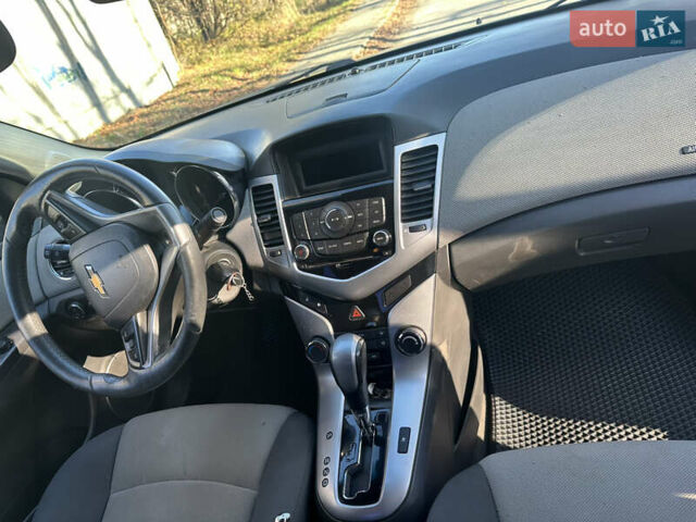 Серый Шевроле Круз, объемом двигателя 1.99 л и пробегом 196 тыс. км за 7200 $, фото 42 на Automoto.ua