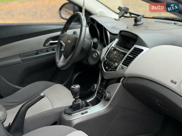 Сірий Шевроле Круз, об'ємом двигуна 1.6 л та пробігом 217 тис. км за 5700 $, фото 13 на Automoto.ua