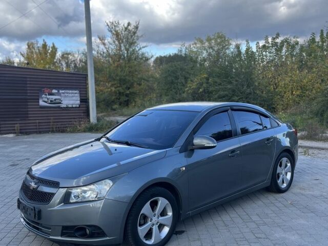 Сірий Шевроле Круз, об'ємом двигуна 1.6 л та пробігом 210 тис. км за 6700 $, фото 2 на Automoto.ua