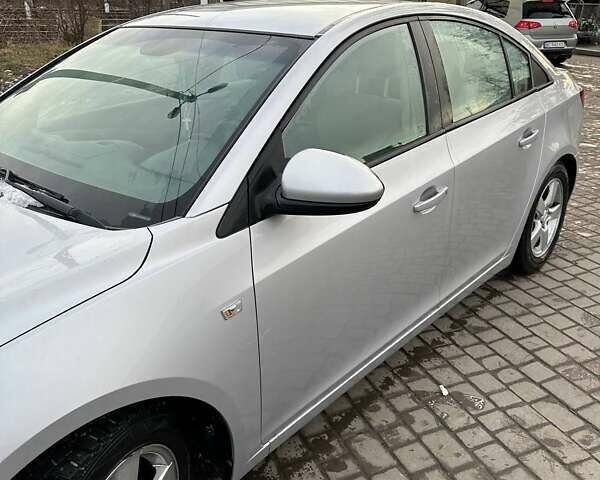 Серый Шевроле Круз, объемом двигателя 1.6 л и пробегом 174 тыс. км за 6700 $, фото 1 на Automoto.ua