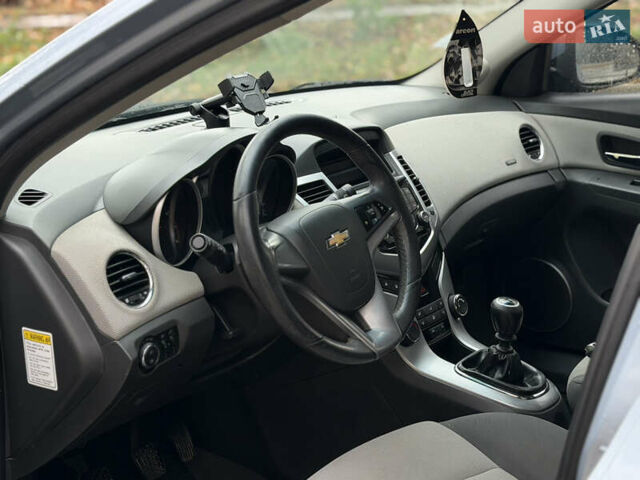 Сірий Шевроле Круз, об'ємом двигуна 1.6 л та пробігом 217 тис. км за 5700 $, фото 23 на Automoto.ua