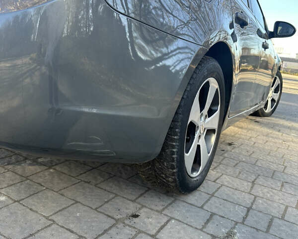 Серый Шевроле Круз, объемом двигателя 1.99 л и пробегом 196 тыс. км за 7200 $, фото 48 на Automoto.ua