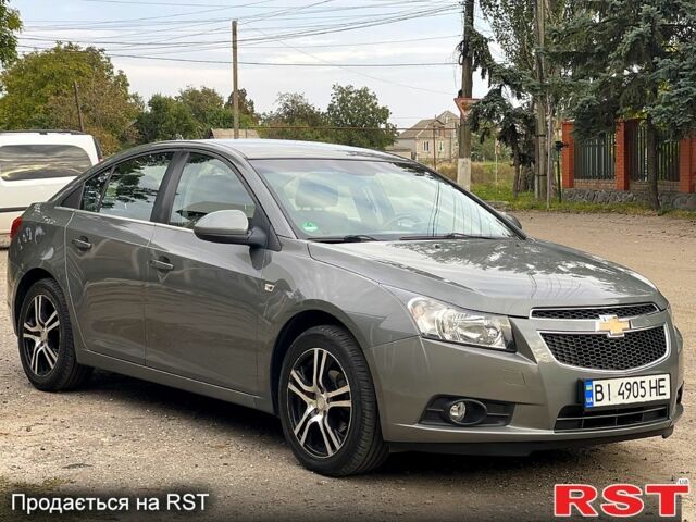 Серый Шевроле Круз, объемом двигателя 1.8 л и пробегом 177 тыс. км за 6950 $, фото 3 на Automoto.ua