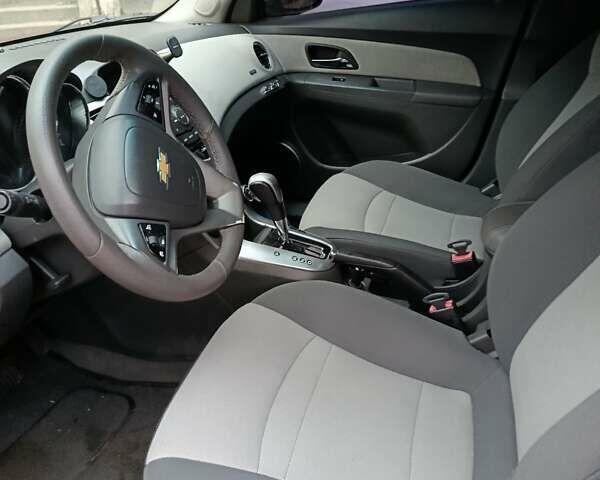 Серый Шевроле Круз, объемом двигателя 2 л и пробегом 165 тыс. км за 6700 $, фото 13 на Automoto.ua