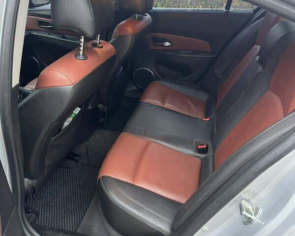 Сірий Шевроле Круз, об'ємом двигуна 1.6 л та пробігом 162 тис. км за 6500 $, фото 7 на Automoto.ua
