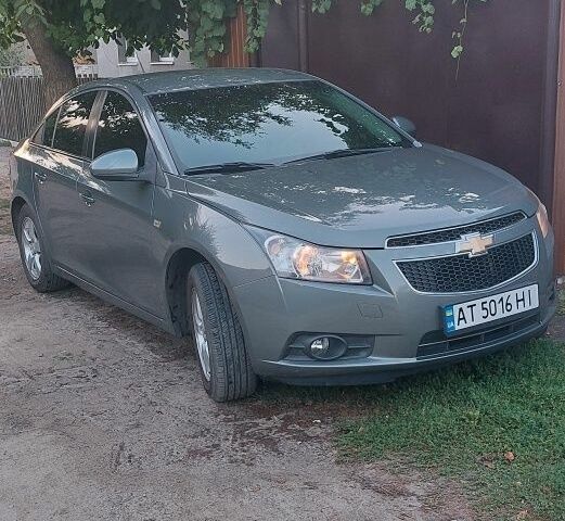 Серый Шевроле Круз, объемом двигателя 1.8 л и пробегом 74 тыс. км за 7400 $, фото 10 на Automoto.ua