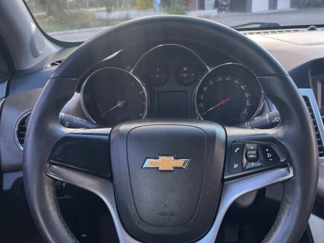 Серый Шевроле Круз, объемом двигателя 1.6 л и пробегом 210 тыс. км за 6400 $, фото 6 на Automoto.ua